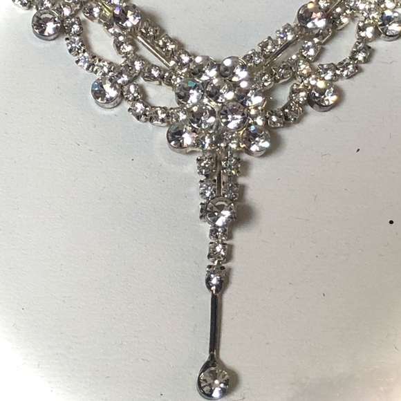 Stunning necklace and earrings set - Picture 4 of 6